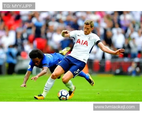 英国足球明星醉酒瞬间曝光引发热议背后的故事与影响